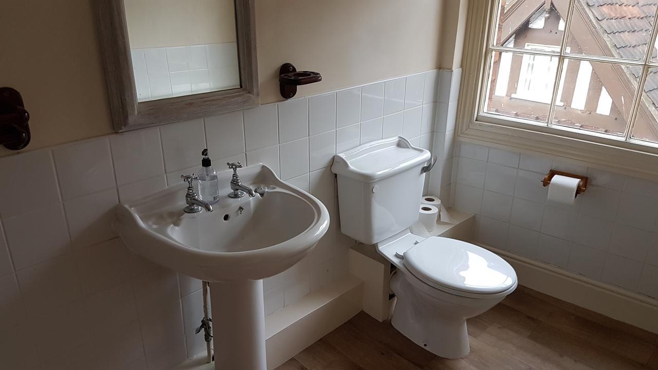 Lil's On The Waterfront 3* York
