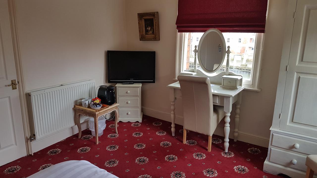 Lil's On The Waterfront 3* York