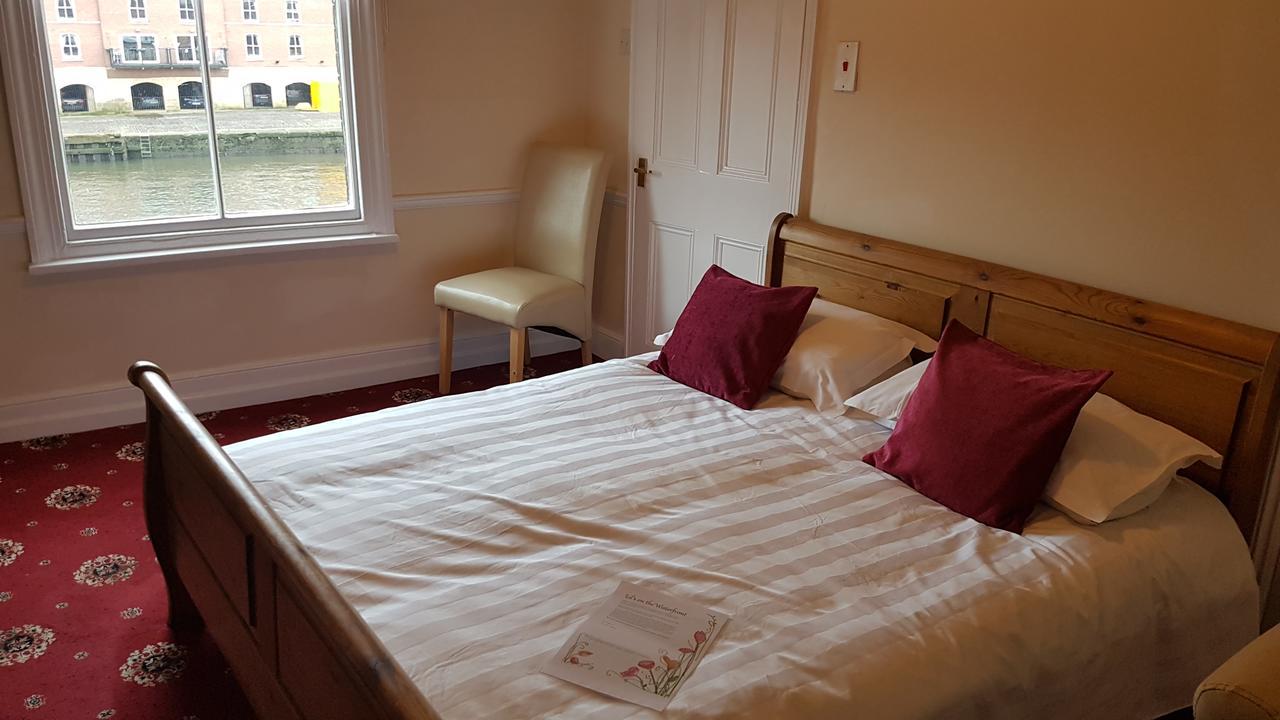 Lil's On The Waterfront 3* York