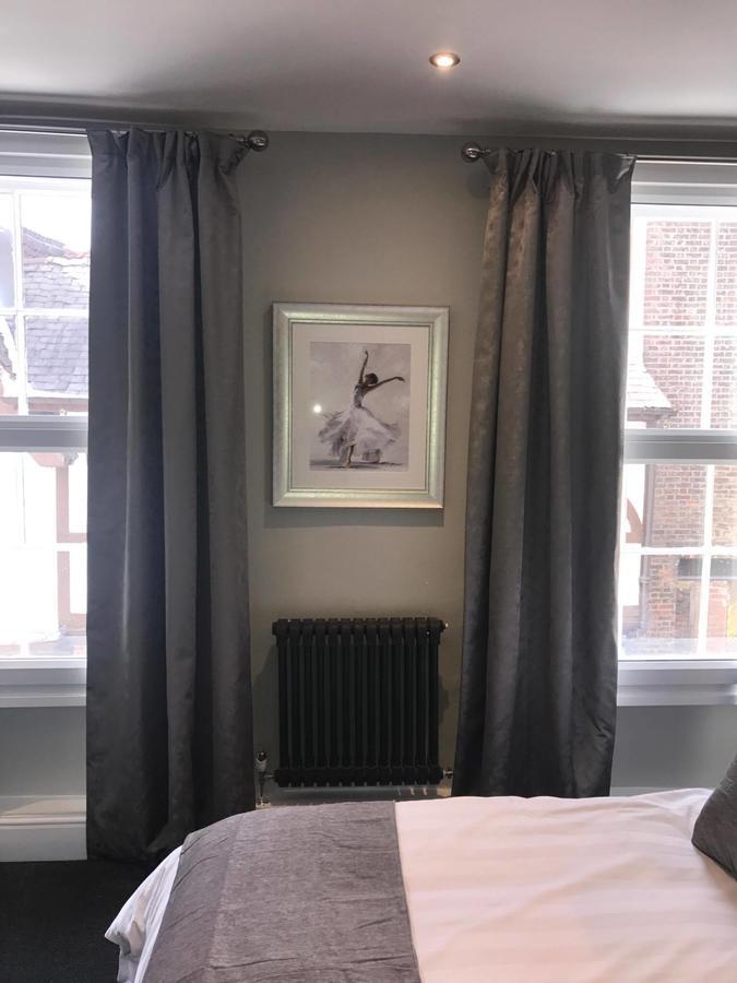 Lil's On The Waterfront 3* York