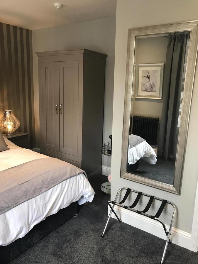 Lil's On The Waterfront 3* York